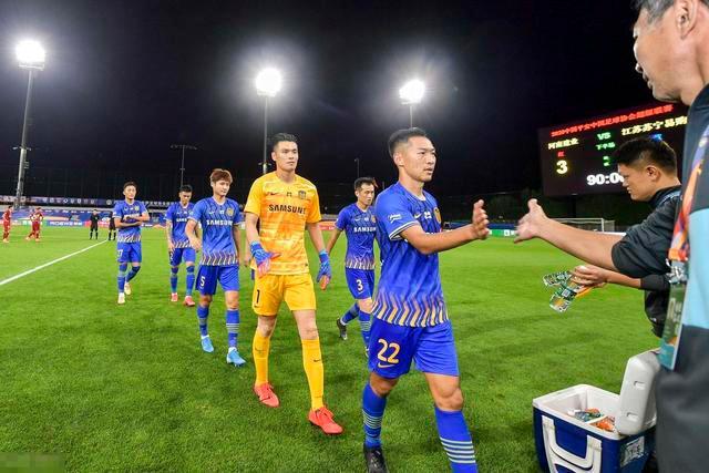 王哲林：有人想让我改年龄打U18 不看好打成人组但我场均二三十分